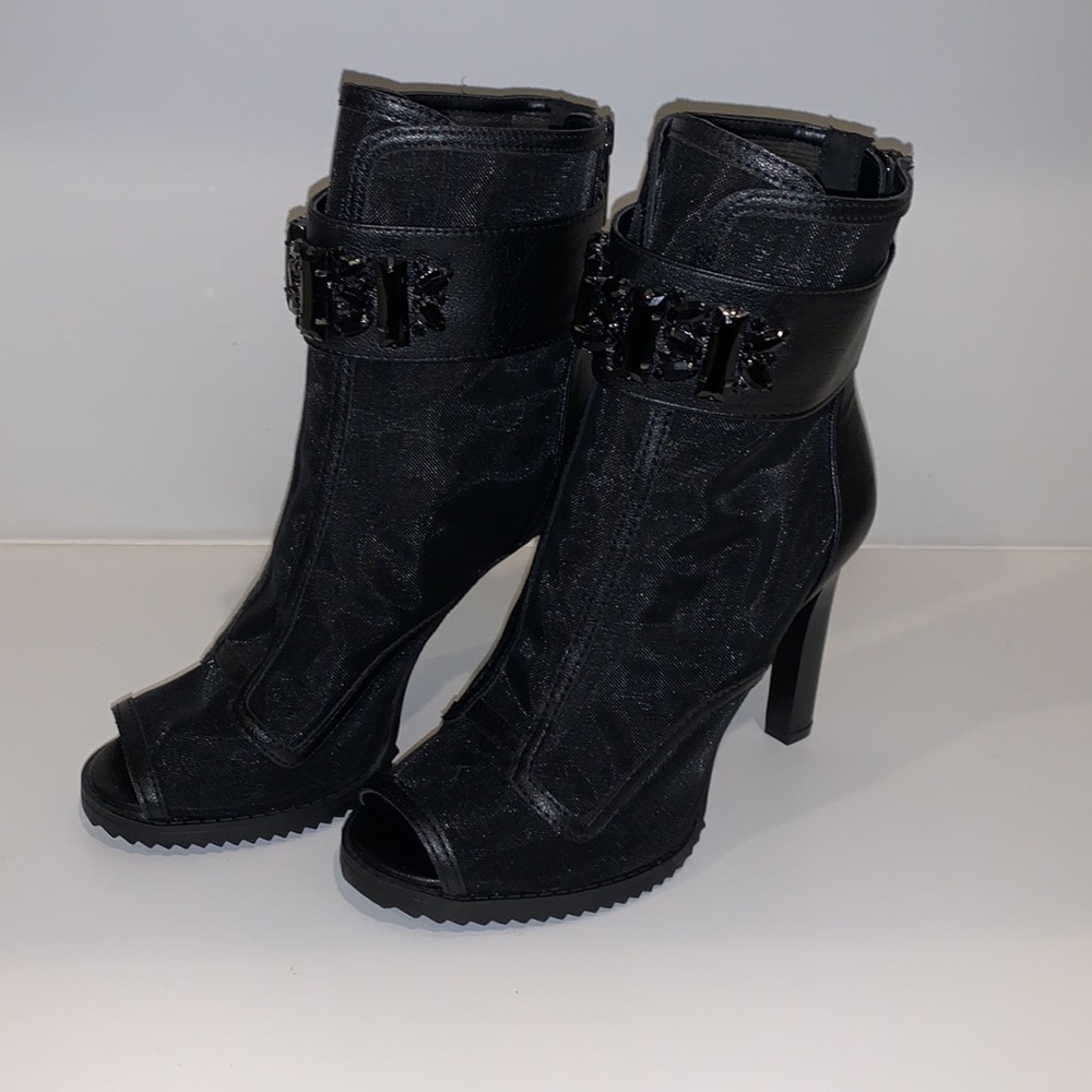 KARL LAGERFELD PARIS Blayze Lug Sole Booties - Picture 6 of 13